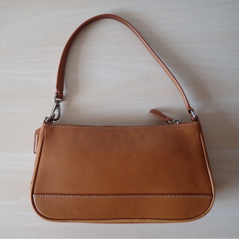 COACH Vintage Hampton Demi Shoulder Bag in Tan